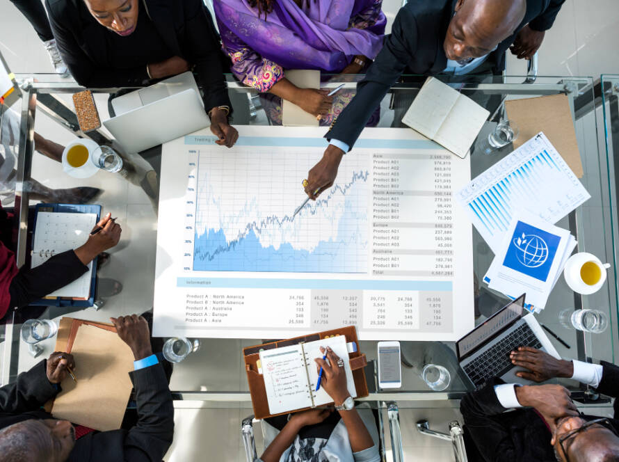 Security doesn’t operate in isolation. We facilitate coordination between your organization and emergency services, regulatory bodies, contractors, and third-party stakeholders.